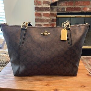 COACH Signature Ava Tote black brown shoulder Handbag (F58318).